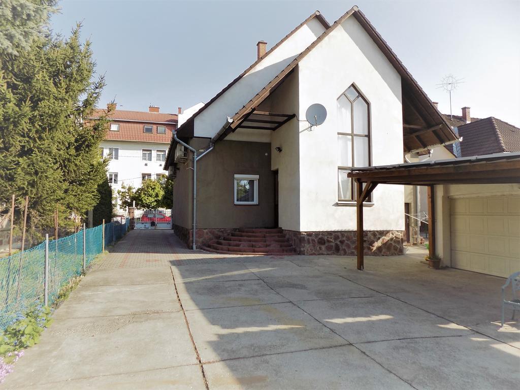 Hotel Eva Vendeghaz Kaposvár Zewnętrze zdjęcie